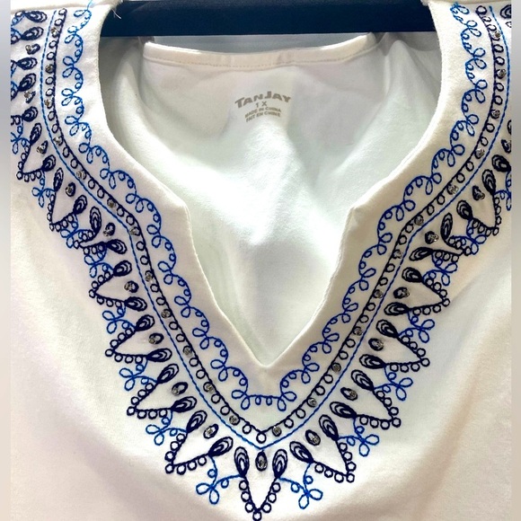 New Gorgeous White Sleeveless Top Blue Embroidery XL V-neck Layering Office Wear - Picture 1 of 12